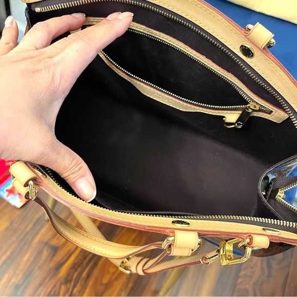 Brea GM Monogram Vernis
Patent Leather Top Handle Bag - Picture 4 of 7